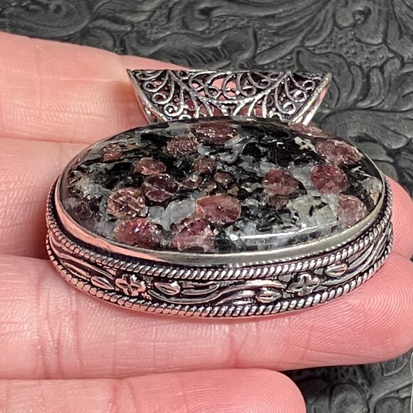 Eudialyte Stone Crystal Jewelry Pendant - Picture 4 of 8